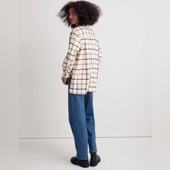 Madewell Flannel Oversized Boyfriend Shirt in Plaid - Picture 4 of 10